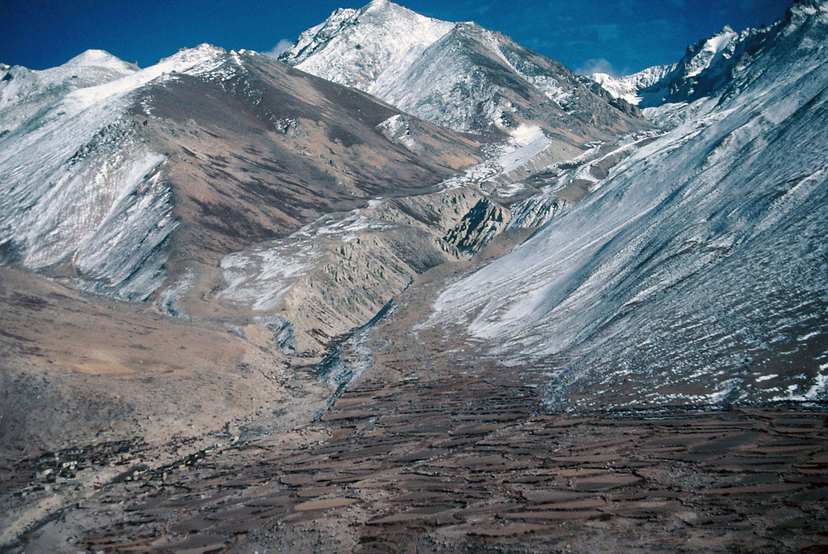 Mountains near Lhasa