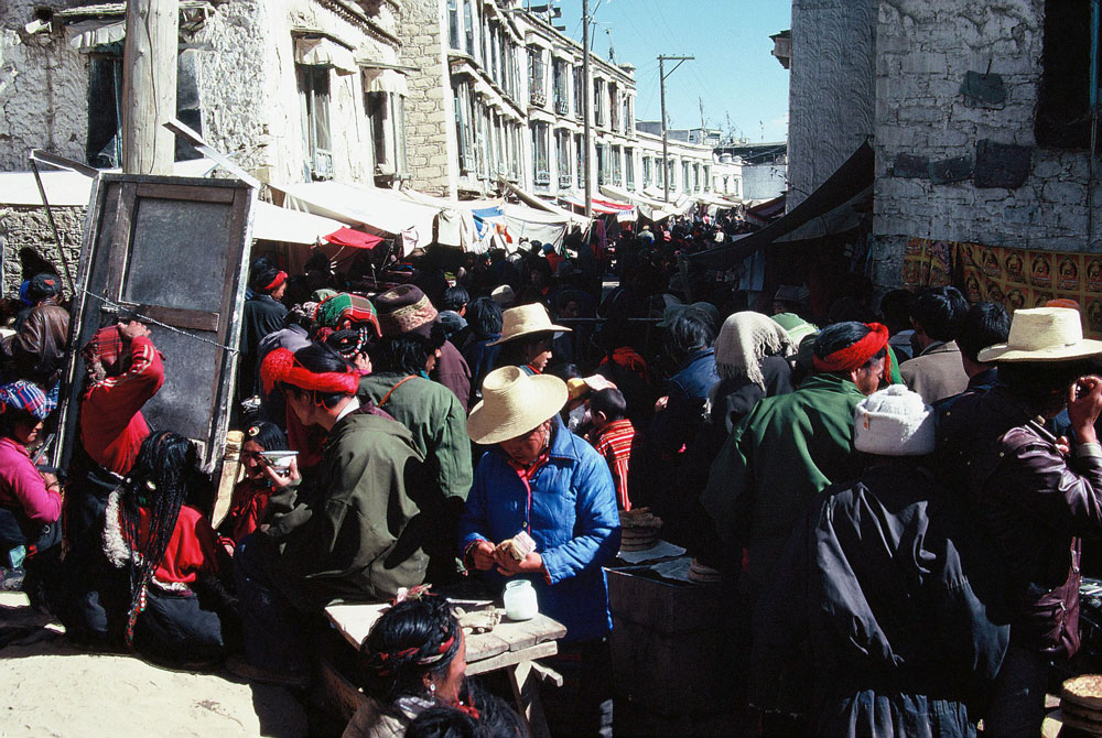 Barkhor Square,　Octagon Street